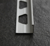 Уголок для плитки (профиль) алюминиевый ПО-Г8 СМ, анодированное серебро