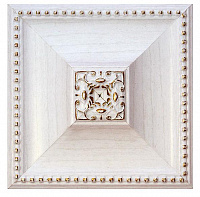 Вставка декоративная из пенополистирола Декомастер Дуб белый с золотом D209-118 (100*100*22 мм)